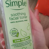 Nước hoa hồng Simple Kind To Skin Soothing Facial Toner