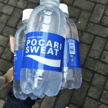 Pocari Sweat isotonic drink