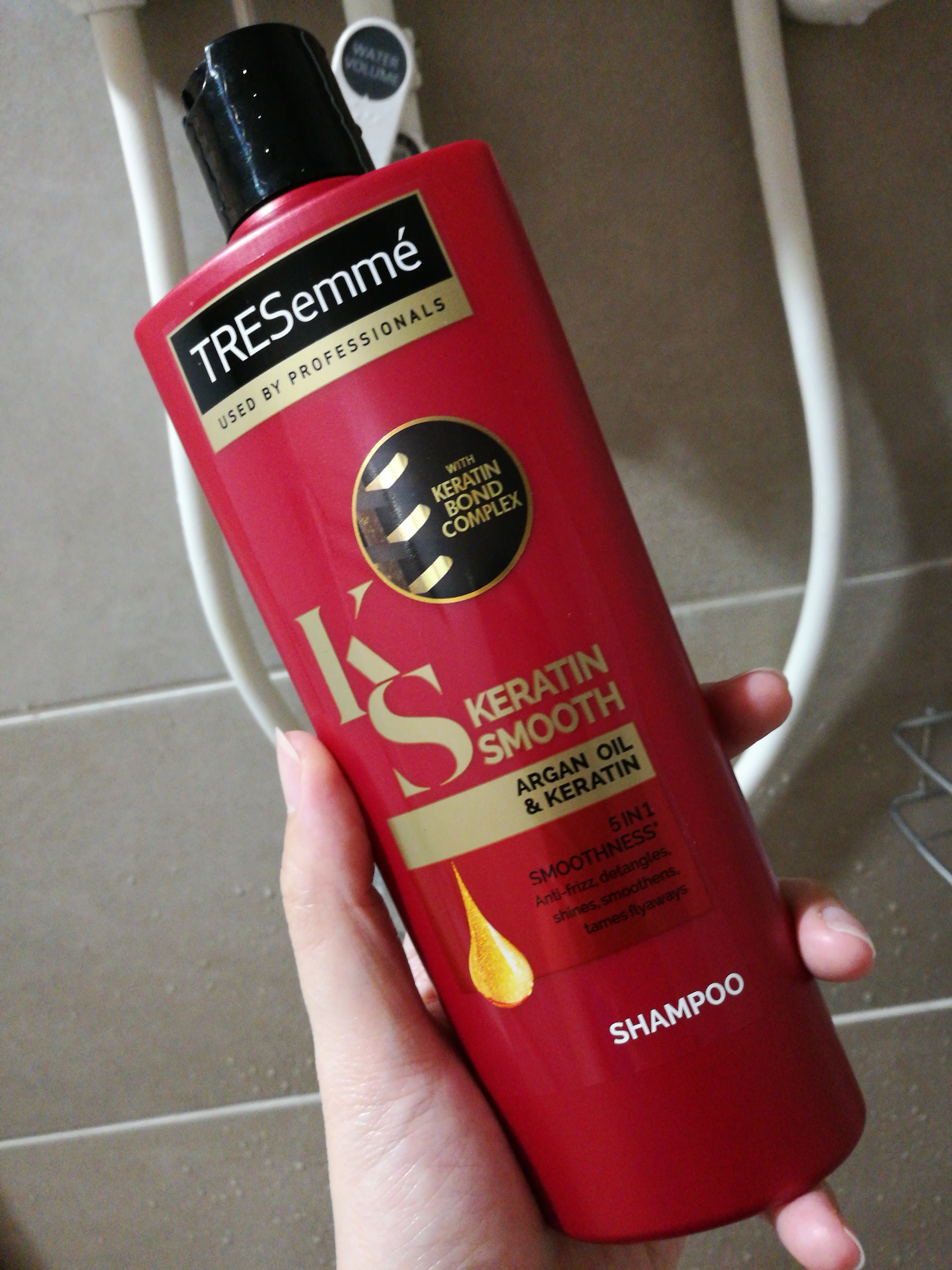 masser opdagelse legation Keratin smooth shampoo by Tresemmé : review - Shampoo & conditioner-  Tryandreview.com